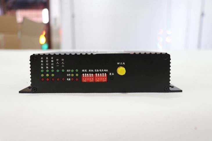 Solar Traffic Signal Light Controller System Wireless Solar Traffic Signal Light Controller System Wireless